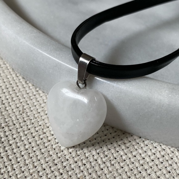 Medallion Choker: Snowy Quartz Gemstone Heart - Picture 6 of 9